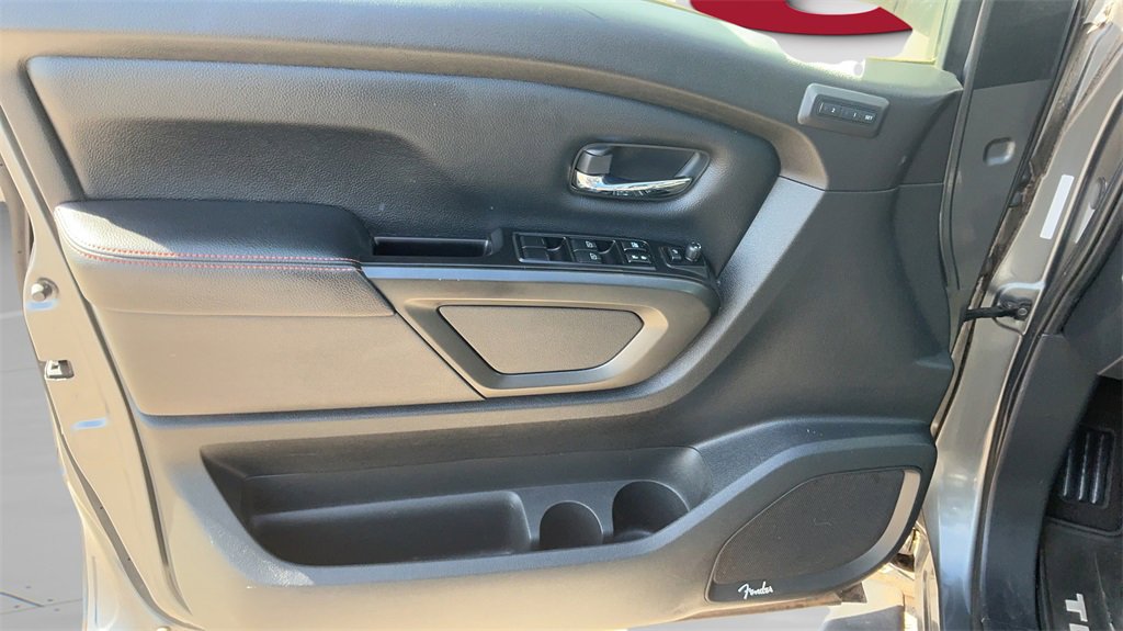 Used 2020 Nissan Titan PRO-4X w/ Pro-4x Convenience Package image 15