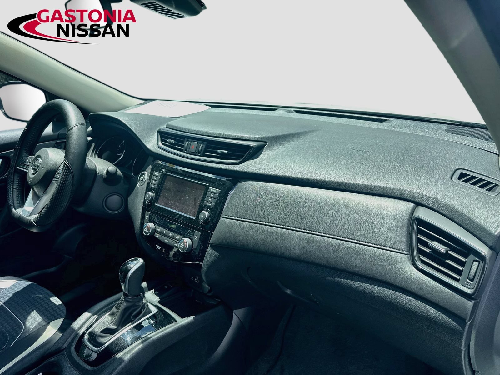 Used 2019 Nissan Rogue SV w/ Premium Package FWD image 39