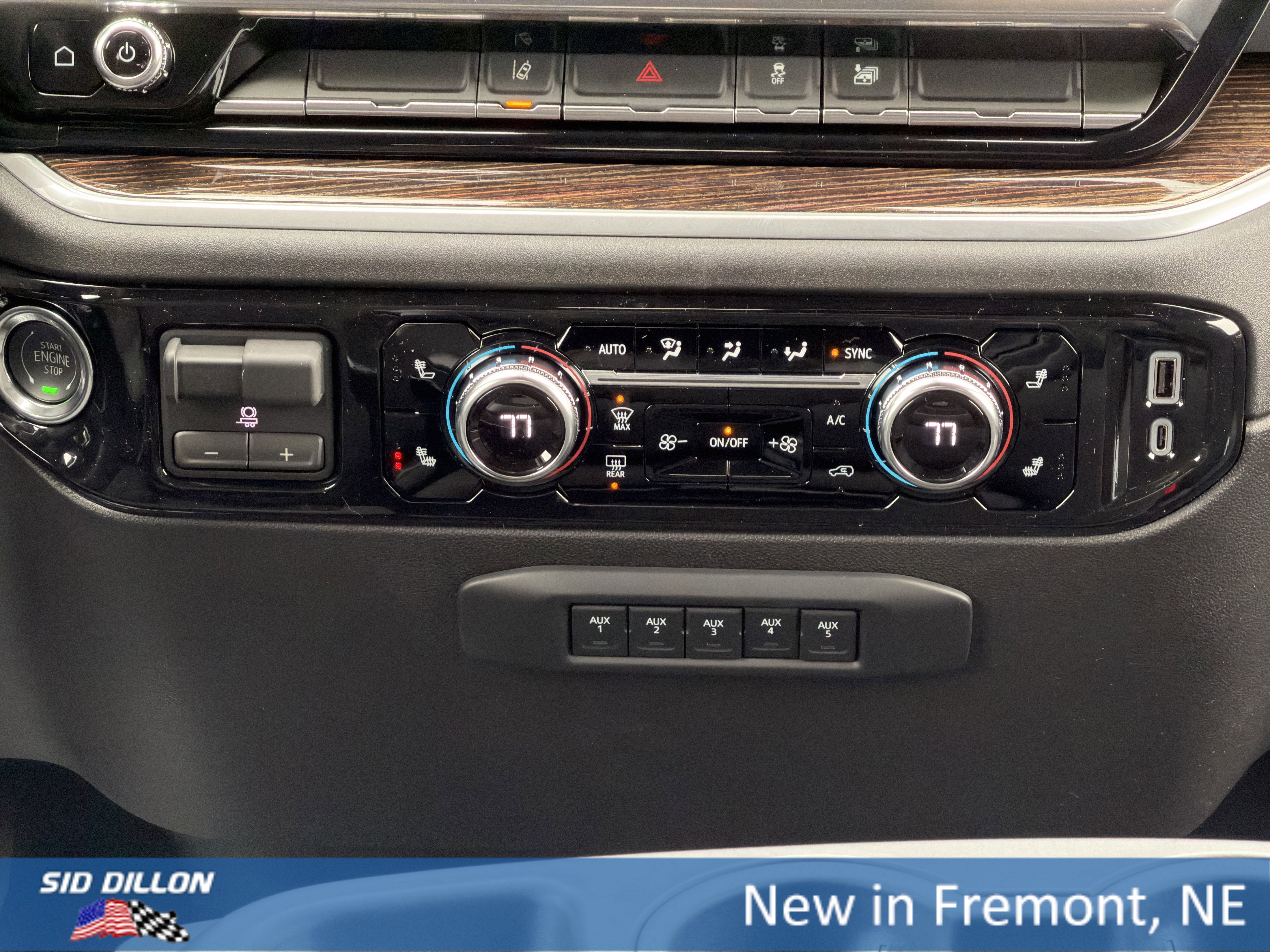 New 2026 GMC Sierra 3500 SLE w/ SLE Convenience Package image 12