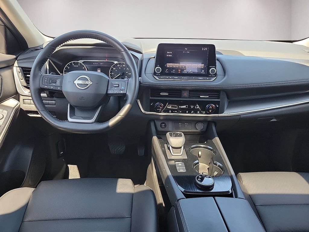 Used 2025 Nissan Rogue SV w/ SV Premium Package AWD/4WD image 10