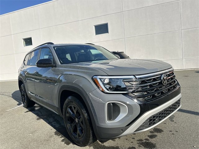 New 2025 Volkswagen Atlas Peak Edition SE image 7