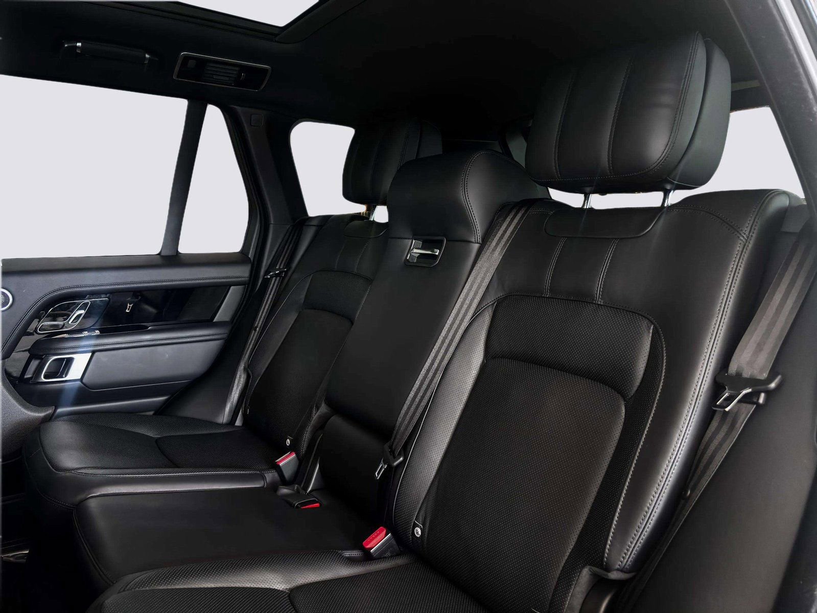 Used 2022 Land Rover Range Rover P525 Westminster Edition image 49