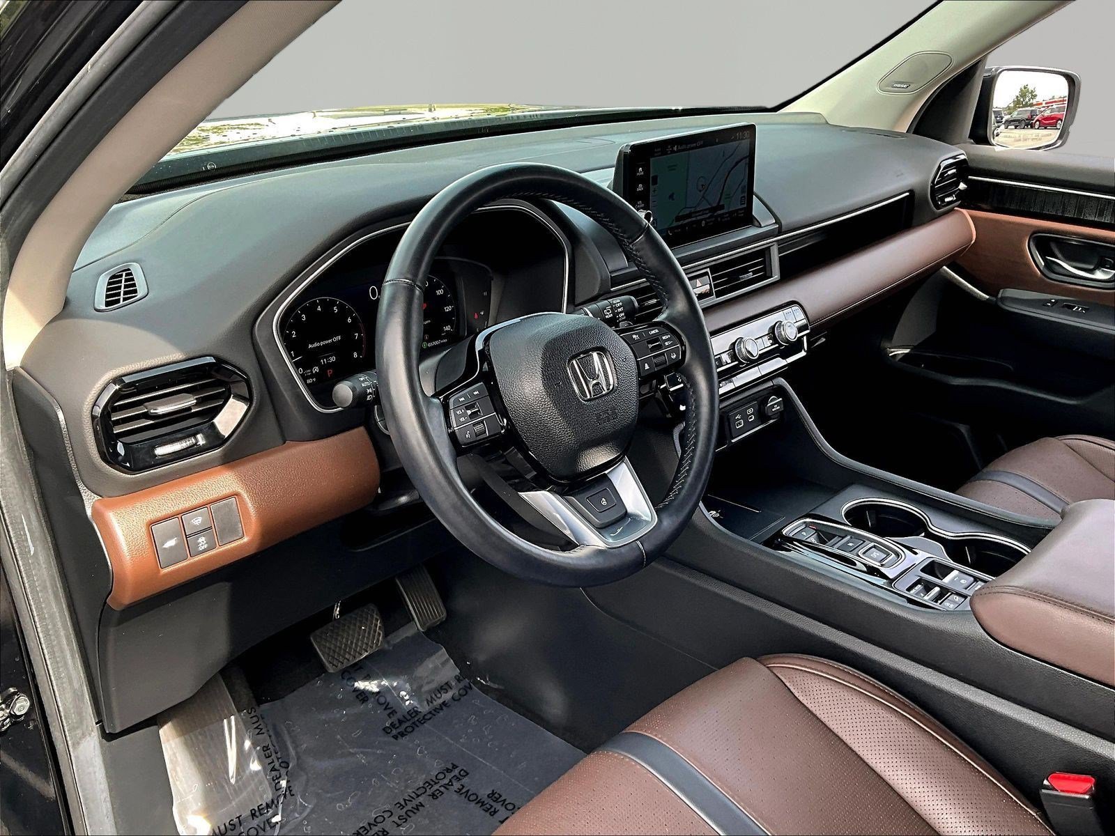 Used 2025 Honda Pilot Elite image 17
