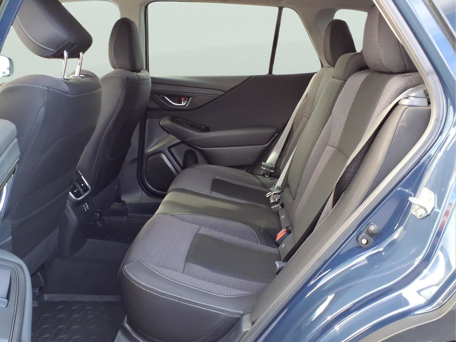 Used 2025 Subaru Outback Premium w/ Popular Package #1A image 4