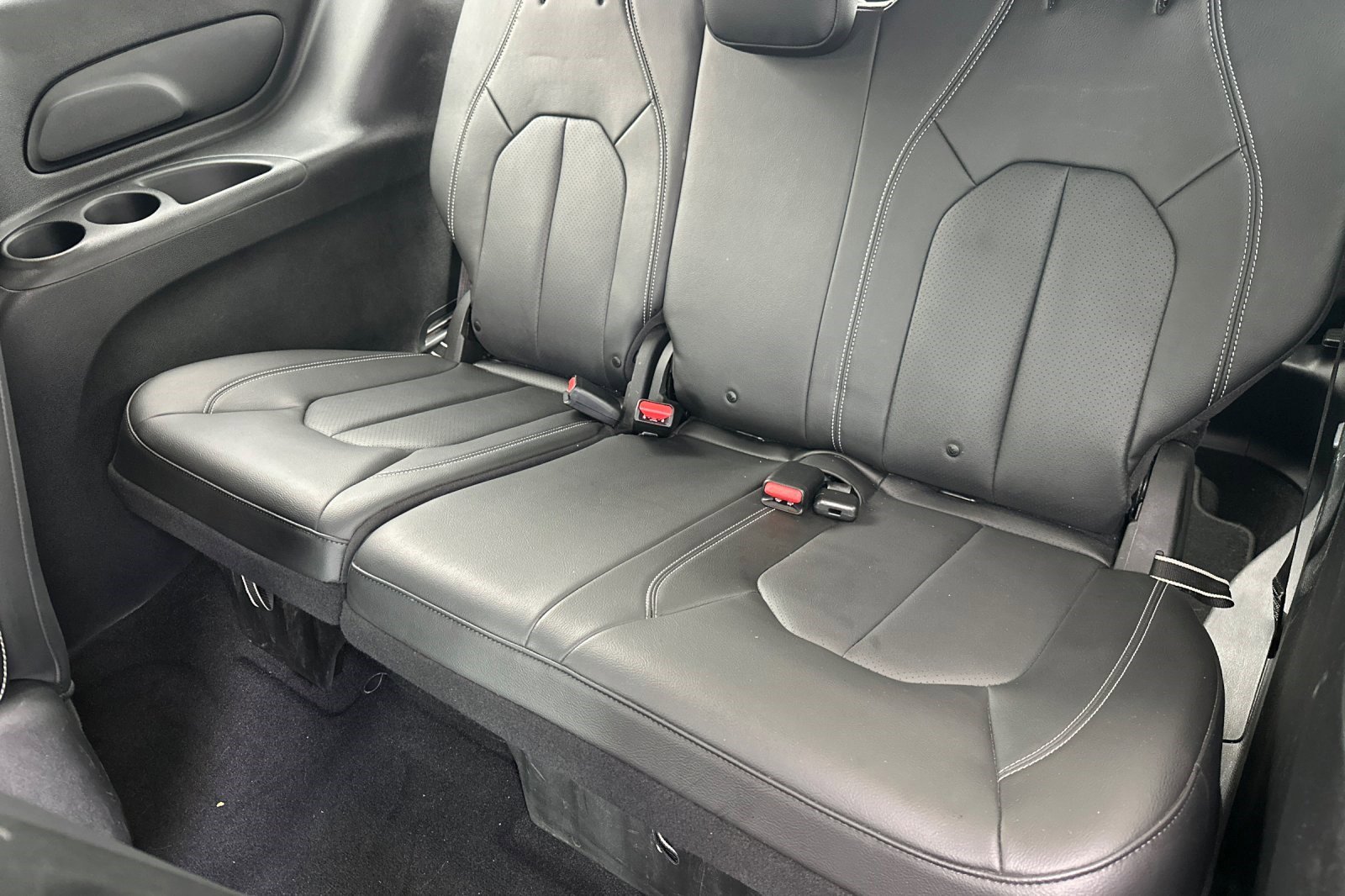 Used 2020 Chrysler Pacifica Touring-L w/ S Appearance Package image 33