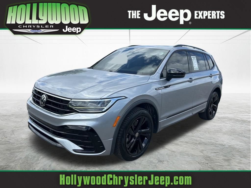 Used 2023 Volkswagen Tiguan SE R-Line image 1
