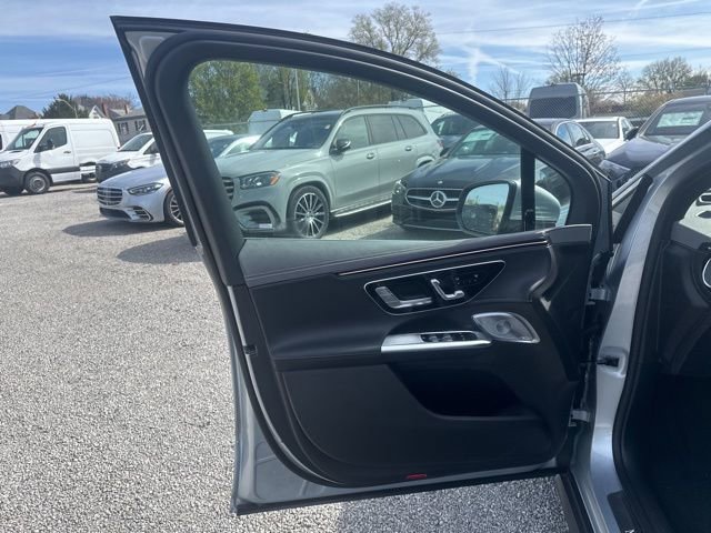 New 2023 Mercedes-Benz EQE 500 4MATIC SUV image 12