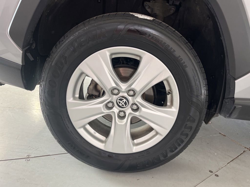 Used 2019 Toyota RAV4 XLE w/ Convenience Package AWD/4WD image 17