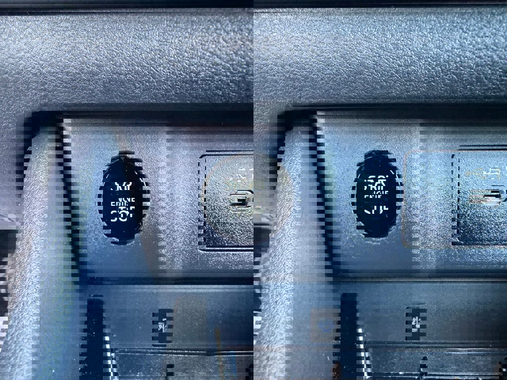 Certified 2025 Nissan Rogue SL image 16