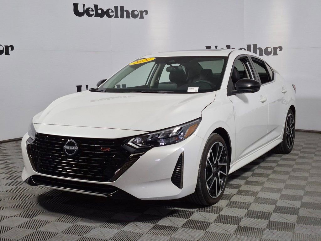 Used 2024 Nissan Sentra SR w/ SR Premium Package image 3