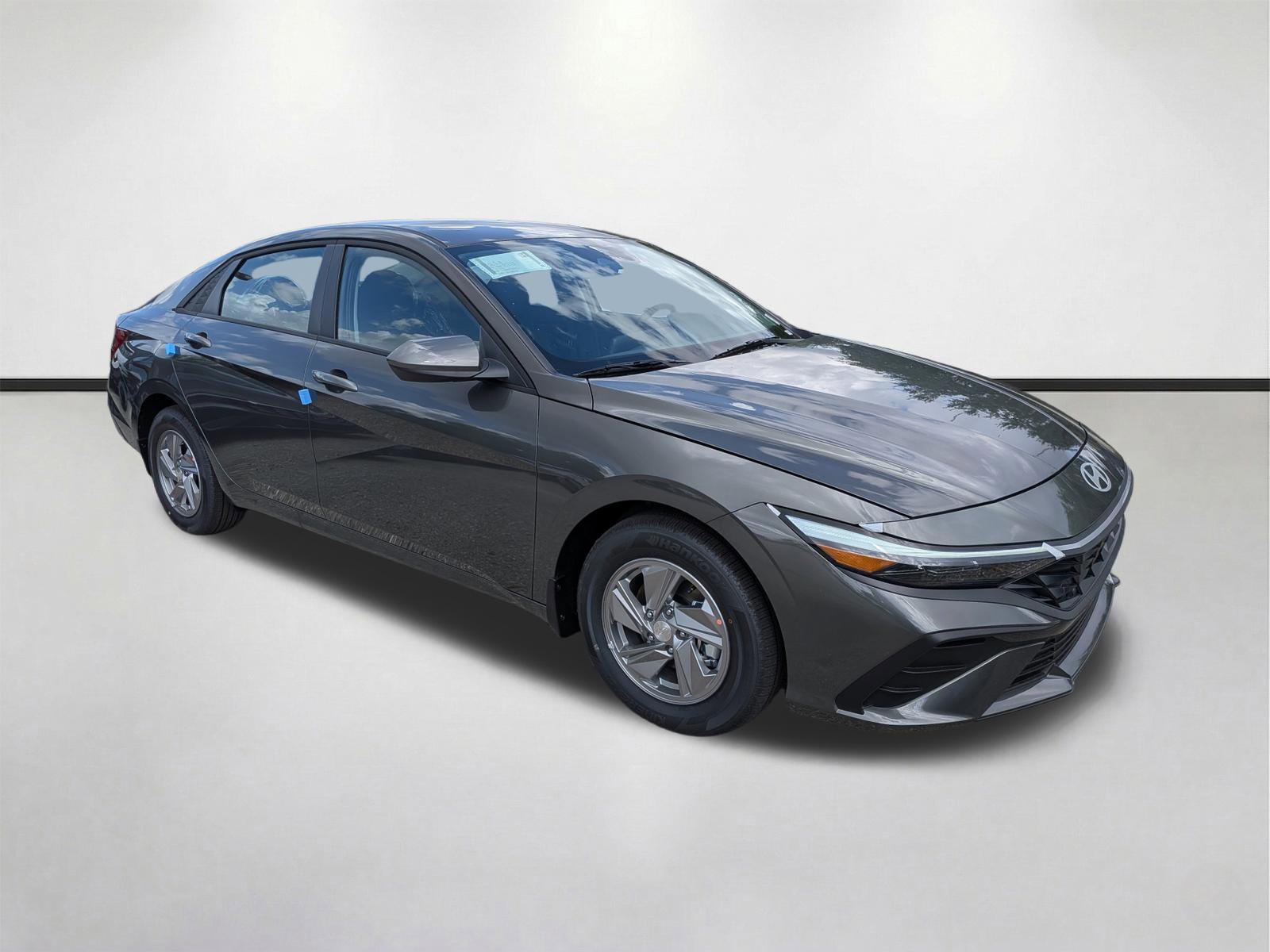 New 2026 Hyundai Elantra SE image 1