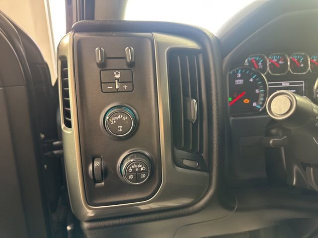 Used 2018 Chevrolet Silverado 1500 LT w/ All Star Edition image 22