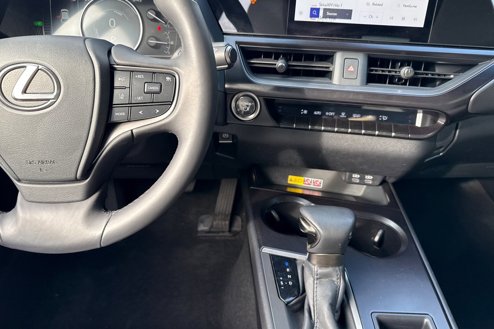 Used 2024 Lexus UX 250h FWD image 28