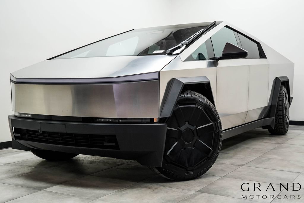 Used 2024 Tesla Cybertruck AWD Crew Cab image 1