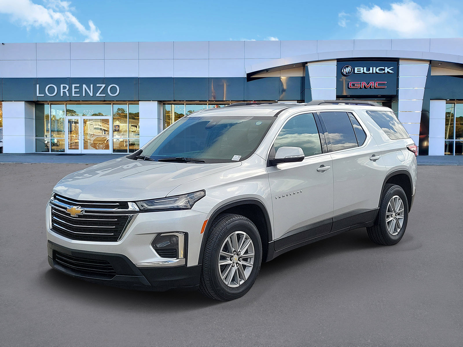 Used 2022 Chevrolet Traverse LT FWD image 1