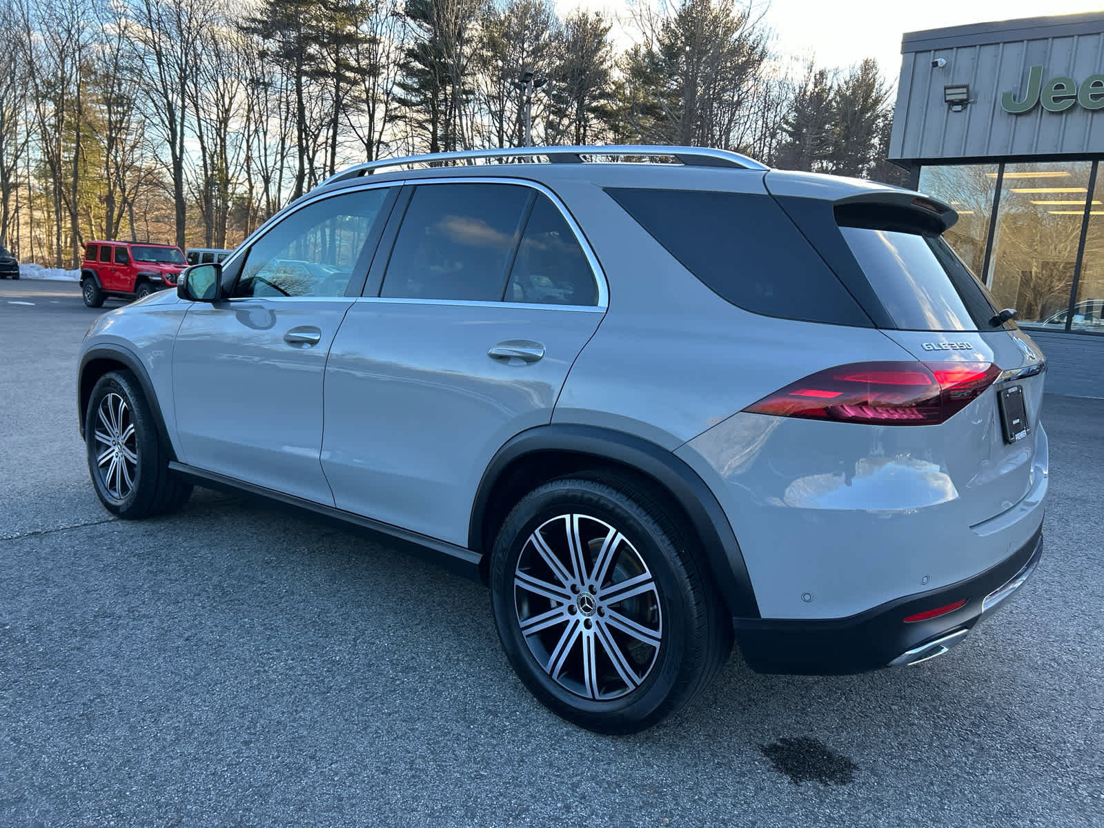 Used 2024 Mercedes-Benz GLE 350 4MATIC image 10