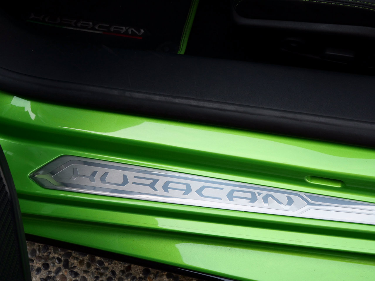 Used 2021 Lamborghini Huracan EVO RWD image 18