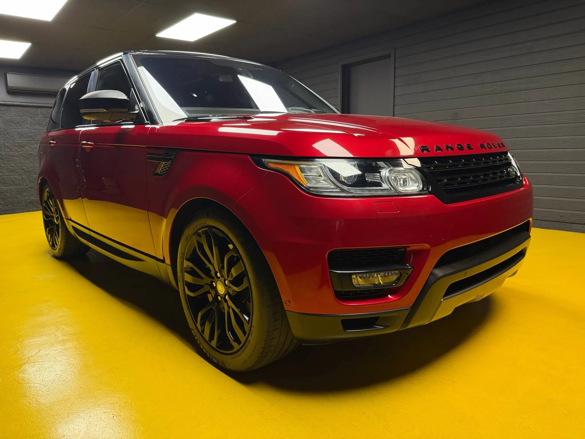Used 2016 Land Rover Range Rover Sport Supercharged AWD/4WD image 3
