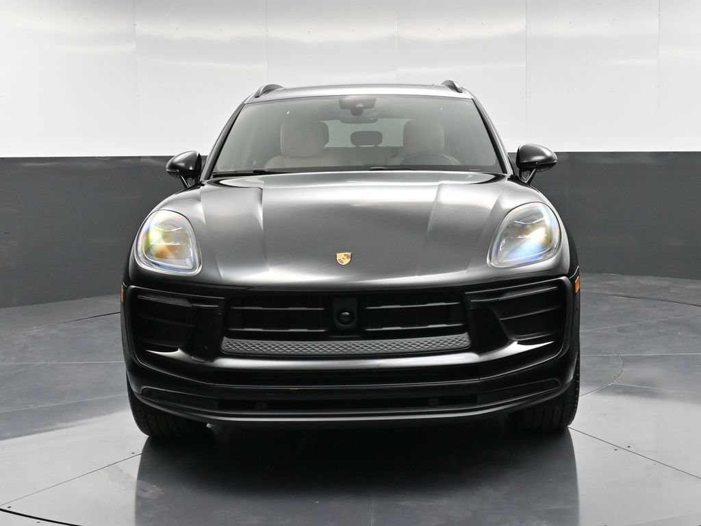 Certified 2026 Porsche Macan AWD/4WD image 11