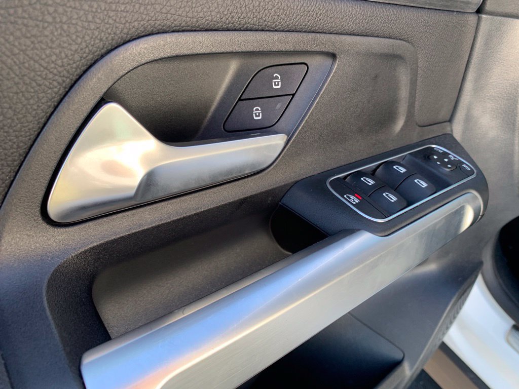 Used 2023 Mercedes-Benz GLB 250 4MATIC image 37
