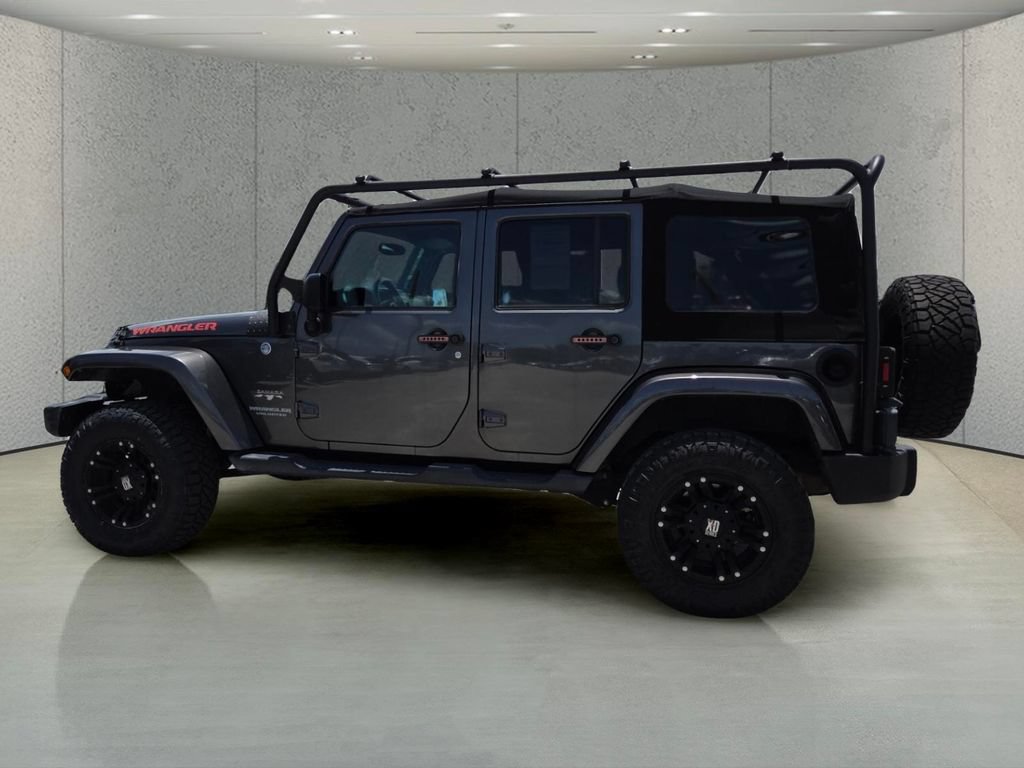 Used 2017 Jeep Wrangler Unlimited Sahara w/ Connectivity Group AWD/4WD image 9