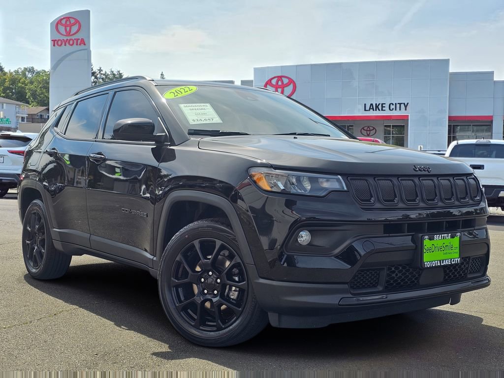Used 2022 Jeep Compass Latitude w/ Convenience Group AWD/4WD image 1