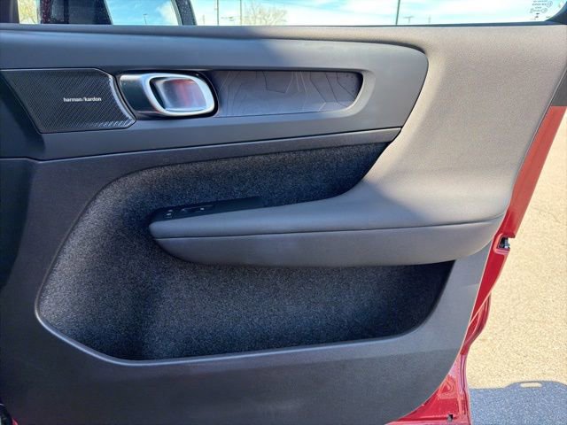 Used 2024 Volvo C40 P8 Recharge Ultimate w/ Protection Package Premier image 11