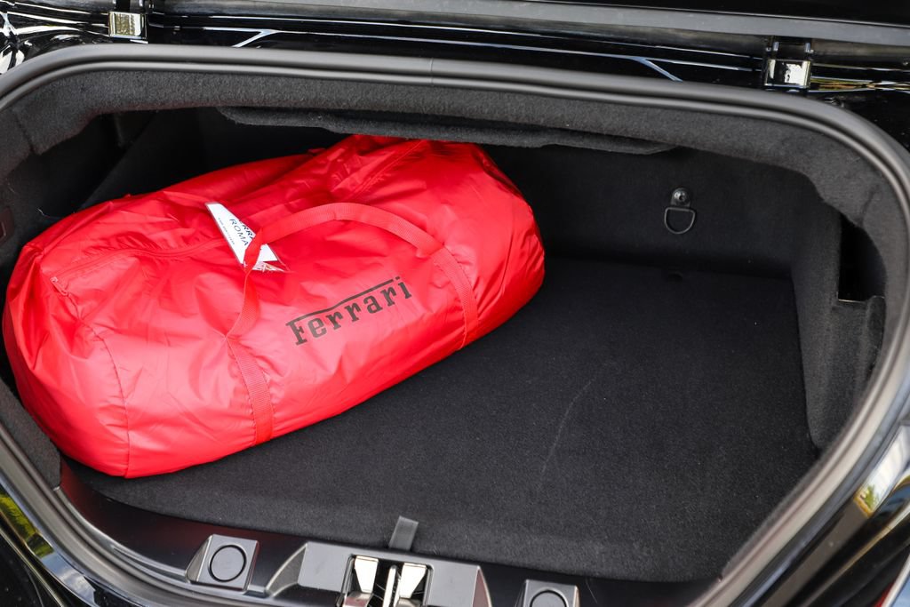 Certified 2025 Ferrari Roma Spider RWD image 38