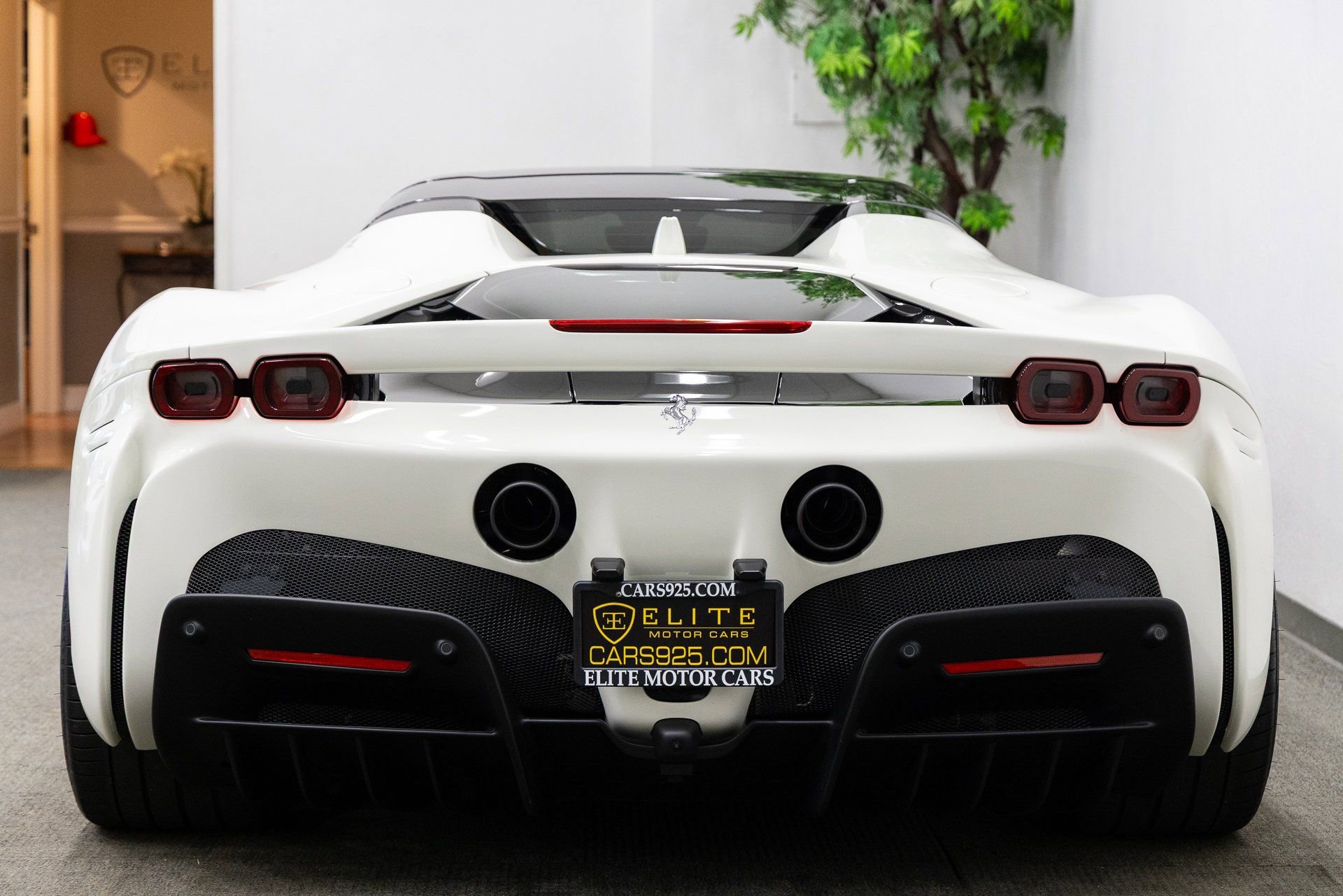 Used 2024 Ferrari SF90 Spider image 26