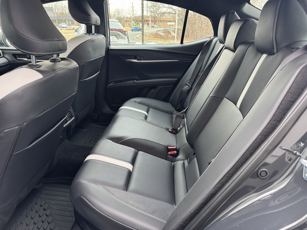 Used 2025 Toyota Camry SE w/ Convenience Package image 9