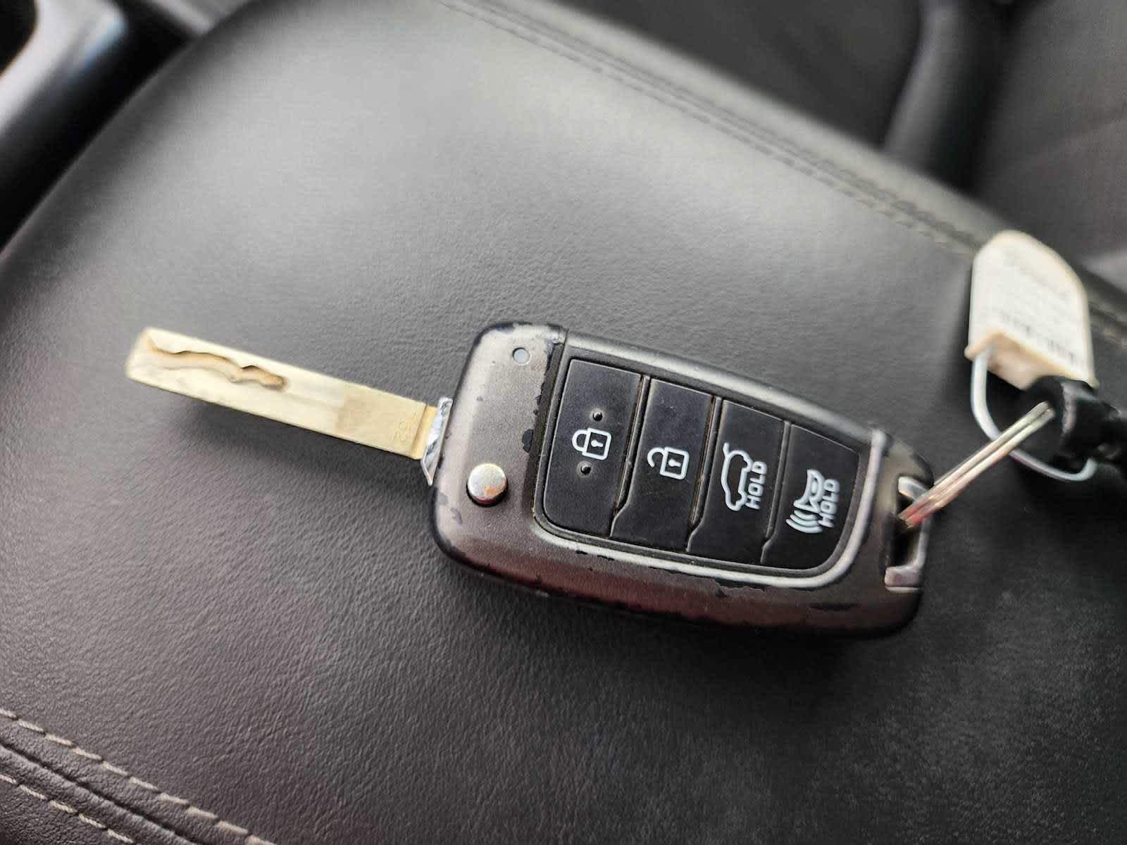 Used 2019 Hyundai Santa Fe SE FWD image 25
