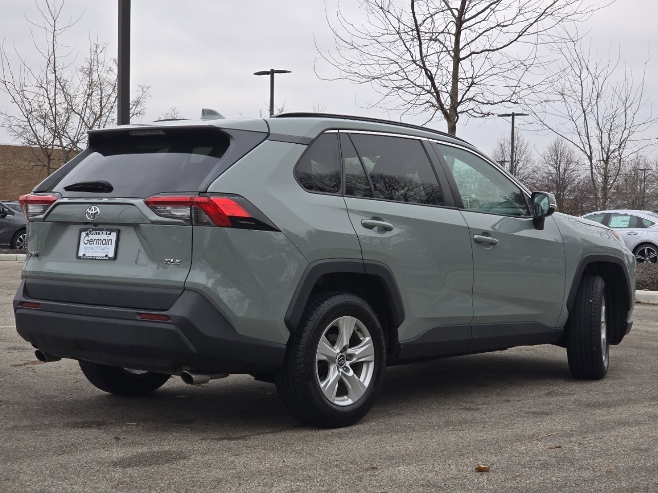 Used 2020 Toyota RAV4 XLE image 16