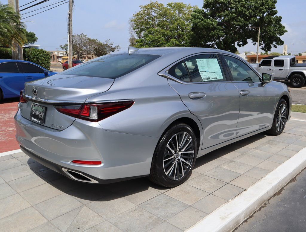 Used 2025 Lexus ES 350 w/ Premium Package image 5