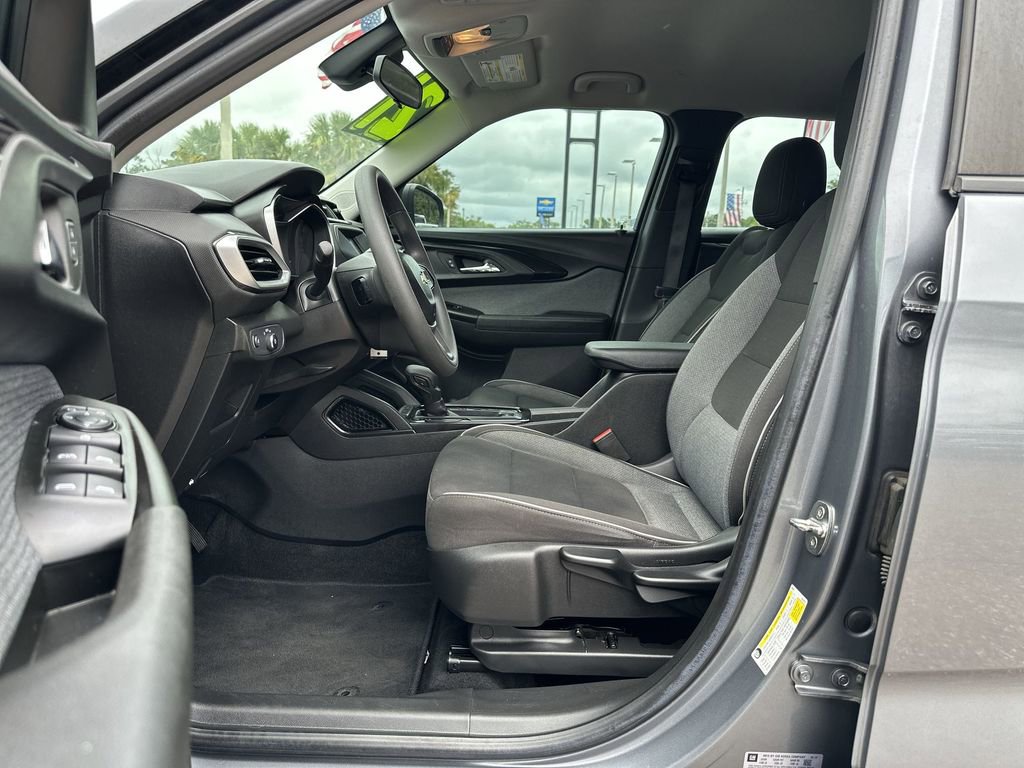 Used 2021 Chevrolet TrailBlazer LS FWD image 19