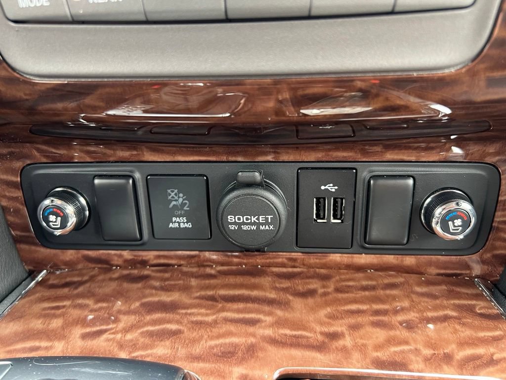 Used 2019 Nissan Armada Platinum w/ Interior Lighting Package AWD/4WD image 29