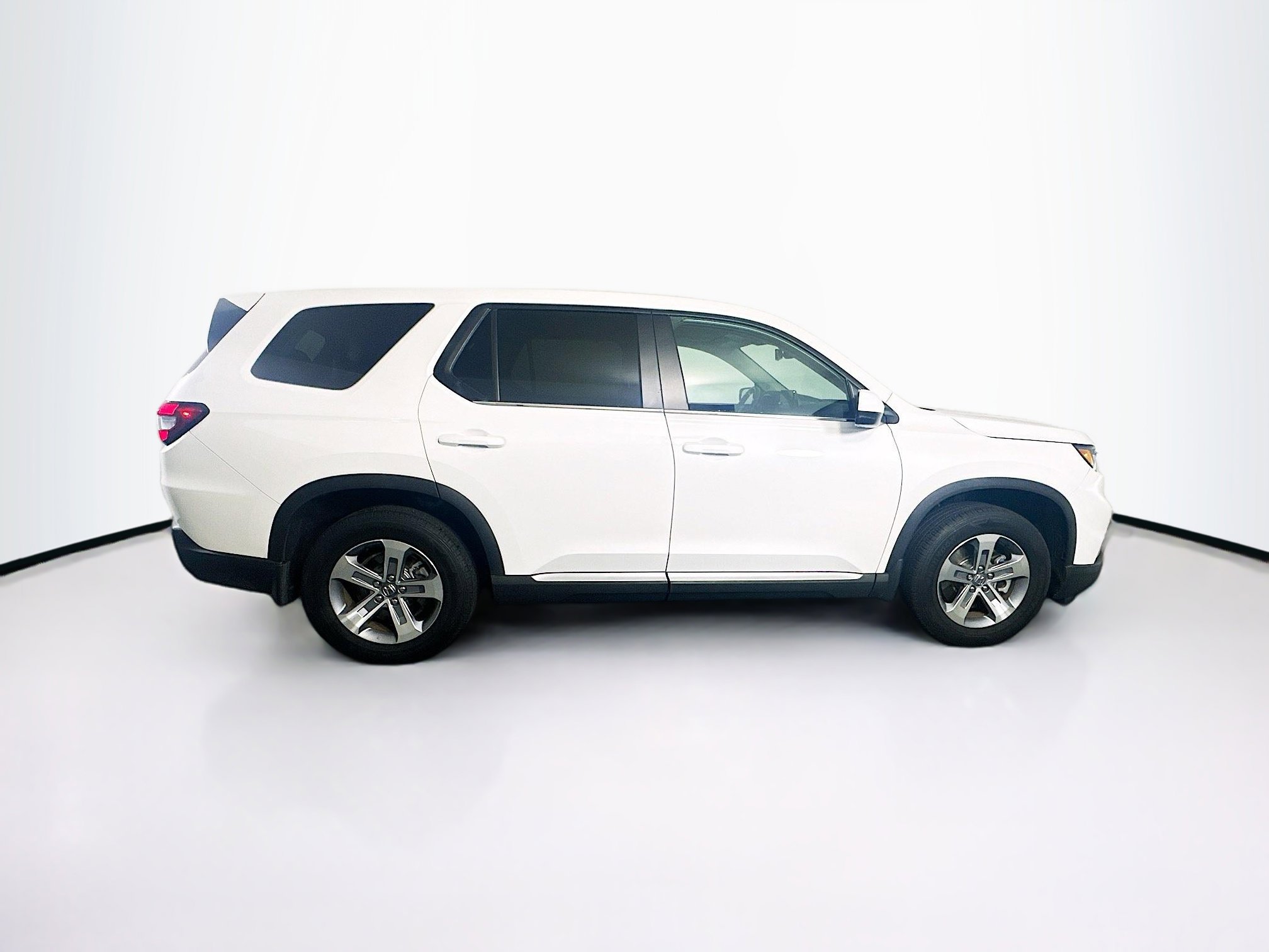 Used 2025 Honda Pilot EX-L image 10