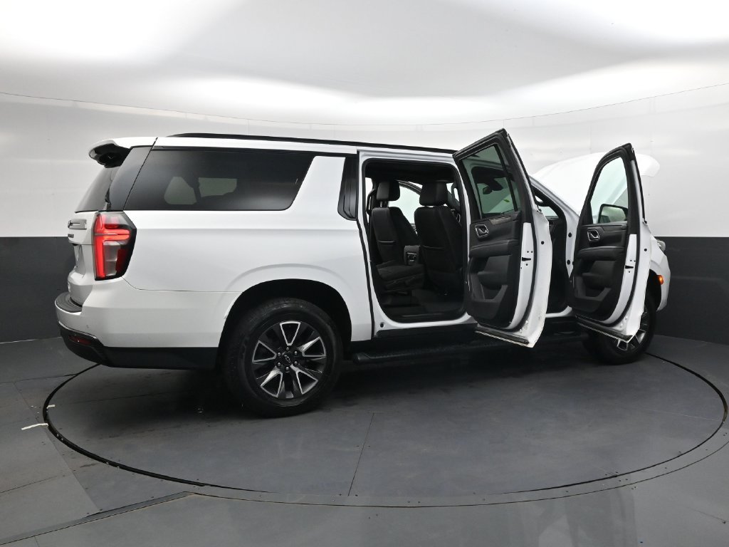 Used 2022 Chevrolet Suburban Z71 w/ Luxury Package AWD/4WD image 40