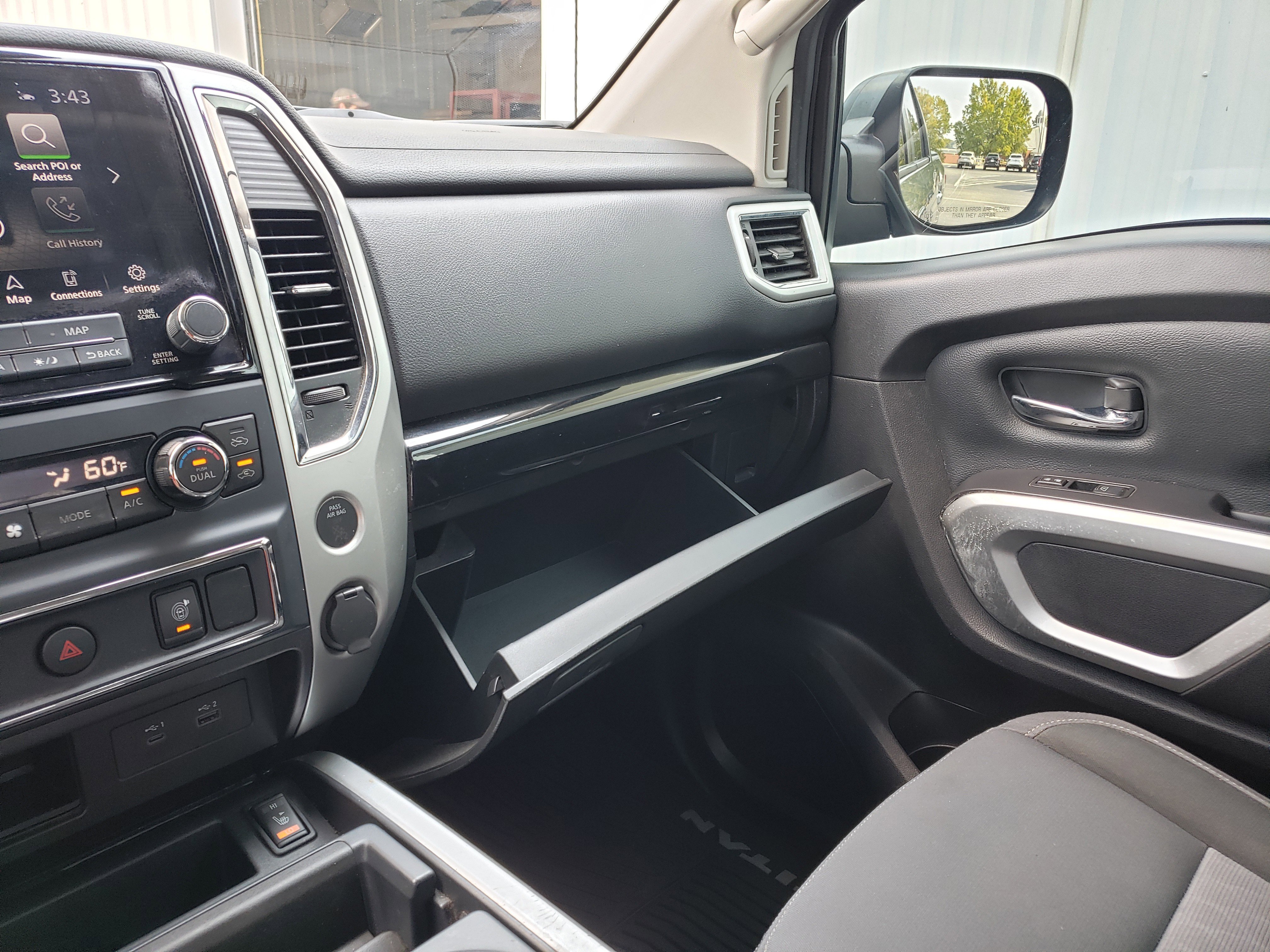 Used 2021 Nissan Titan SV w/ SV Convenience Package image 20