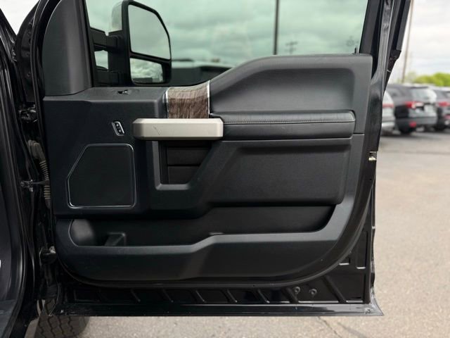 Used 2017 Ford F250 Lariat w/ Lariat Ultimate Package AWD/4WD image 20