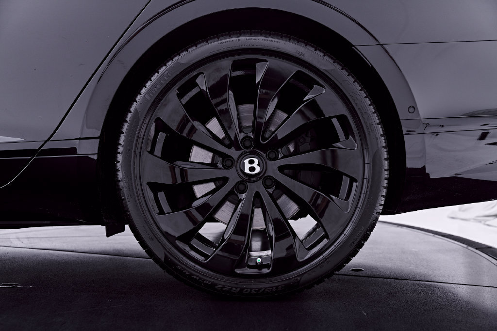 Used 2023 Bentley Flying Spur S V8 AWD/4WD image 24