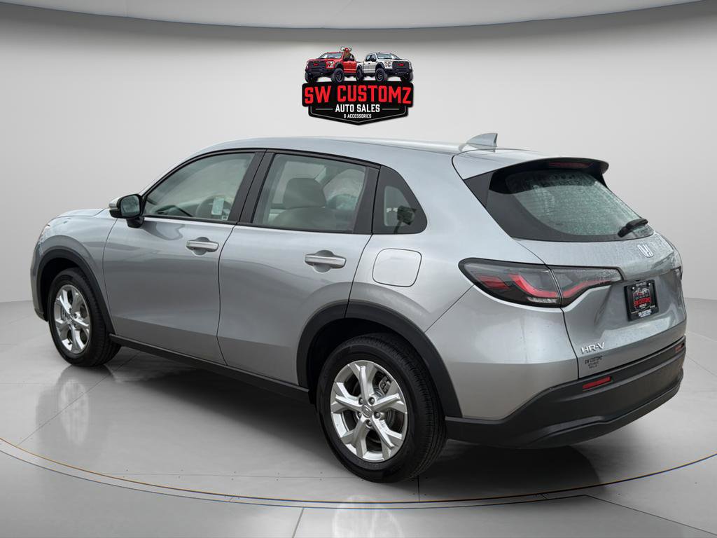 Used 2025 Honda HR-V LX image 5