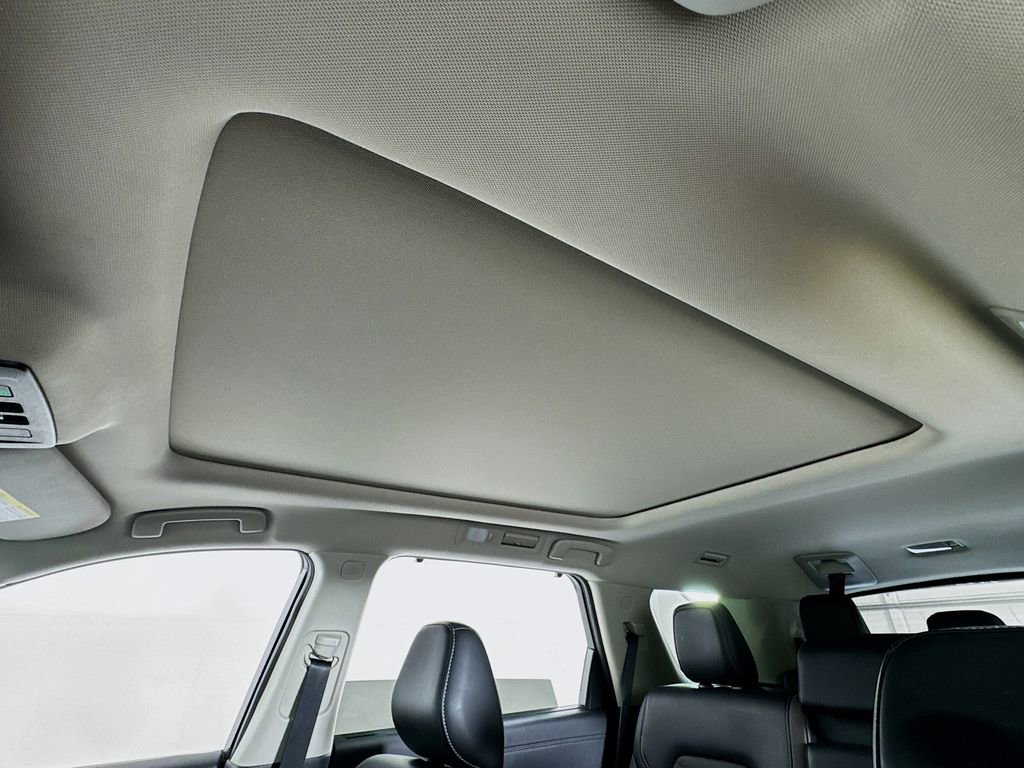 Used 2023 Nissan Pathfinder Platinum w/ Cargo Package image 16