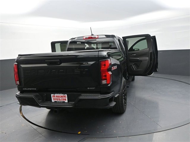 Used 2025 Chevrolet Colorado Z71 w/ Technology Package image 40