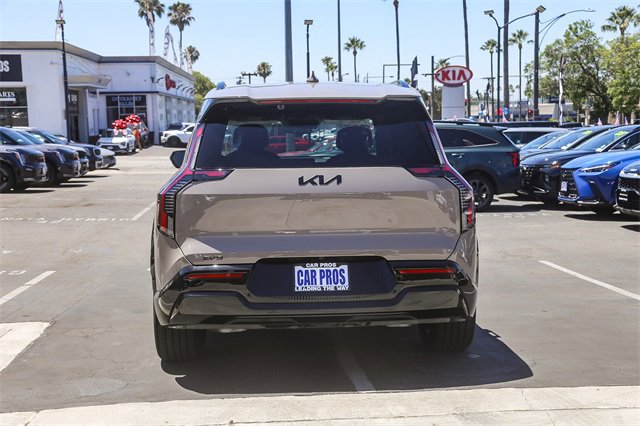 New 2026 Kia EV9 Land image 16