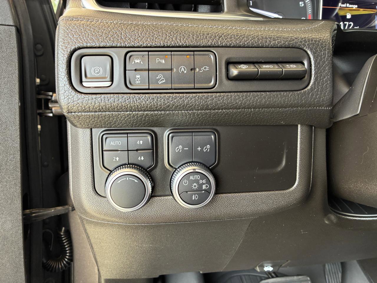 Used 2021 GMC Yukon XL Denali image 25