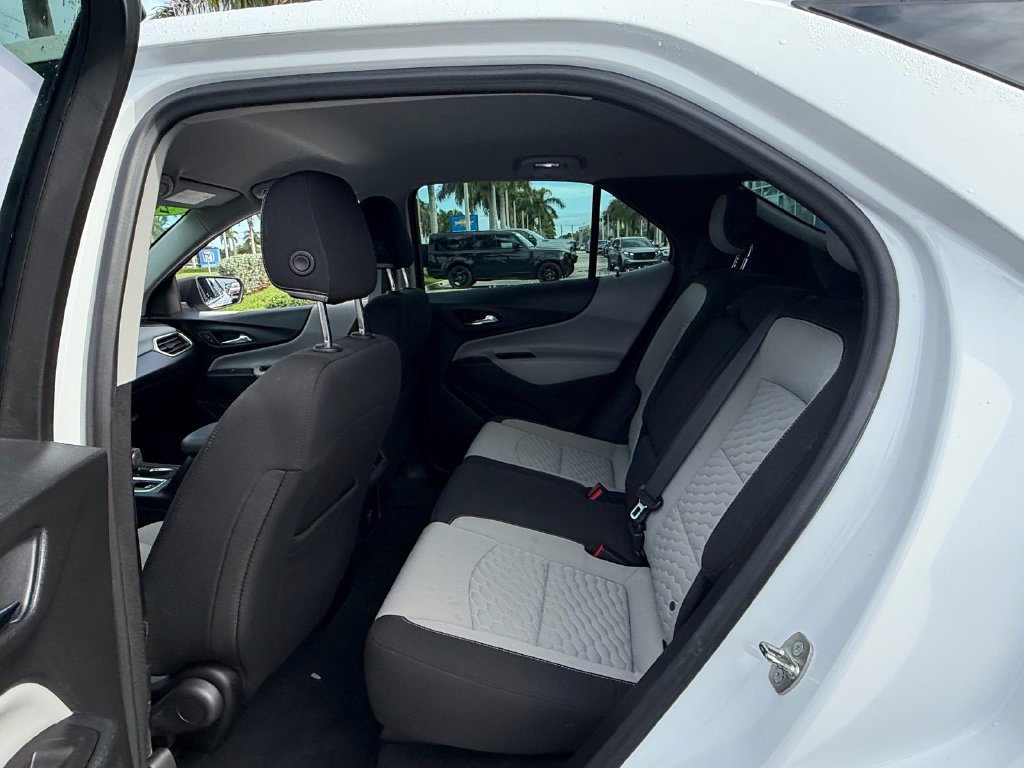 Used 2018 Chevrolet Equinox LS FWD image 11