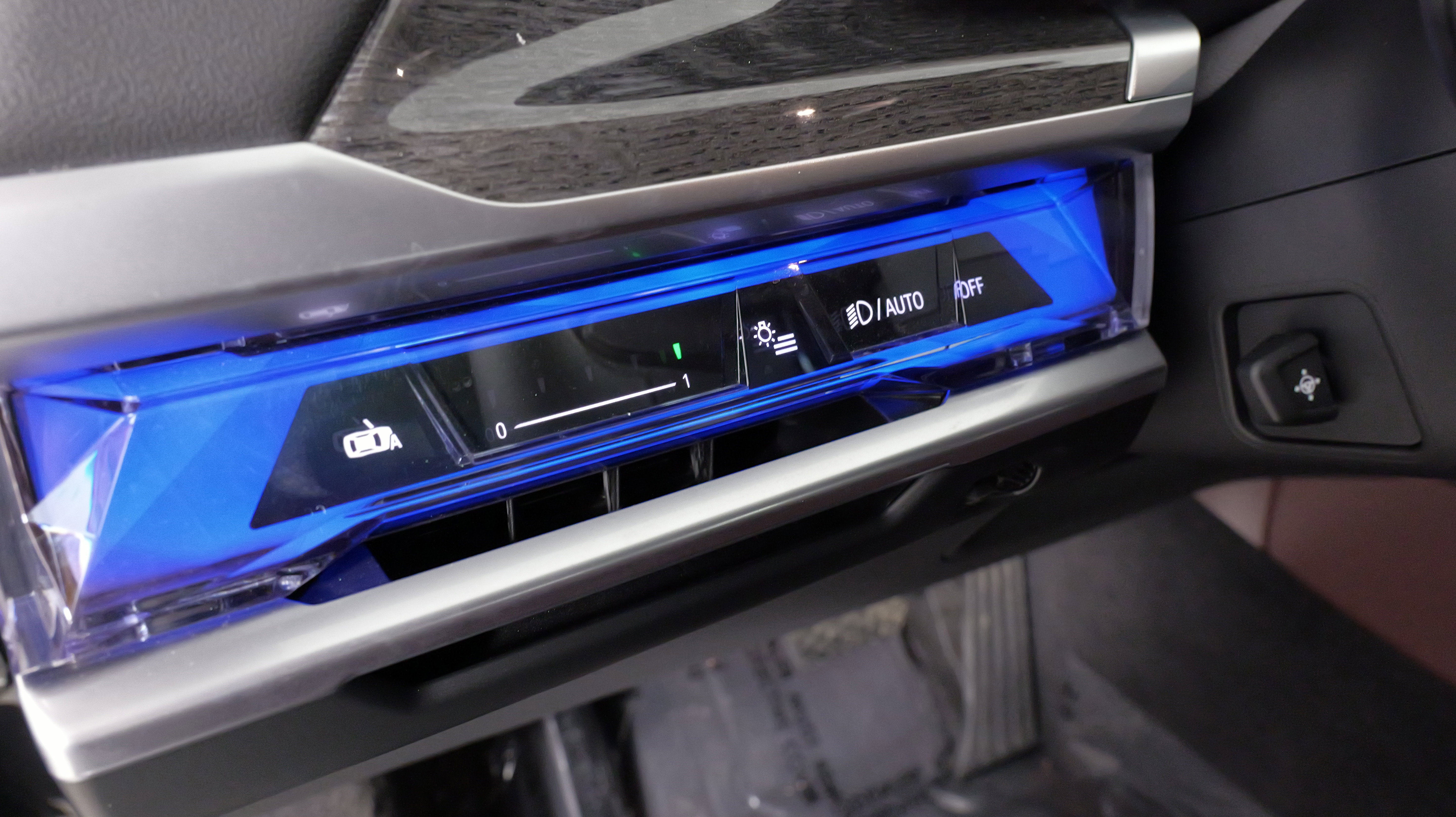 Used 2024 BMW i7 xDrive60 w/ Executive Package AWD/4WD image 43