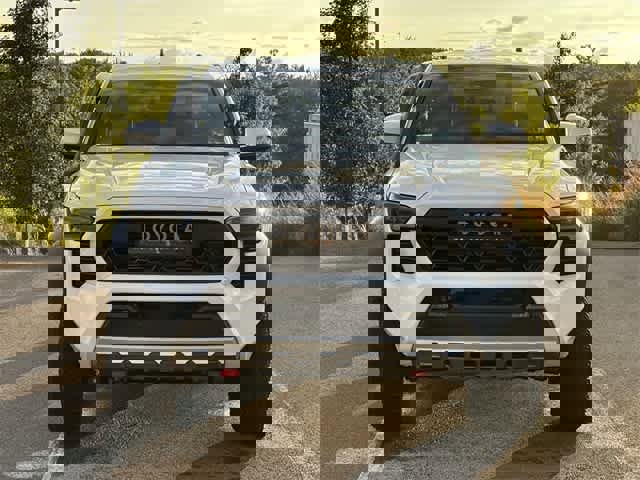 Used 2025 Toyota Tacoma 4x4 Double Cab Hybrid image 26