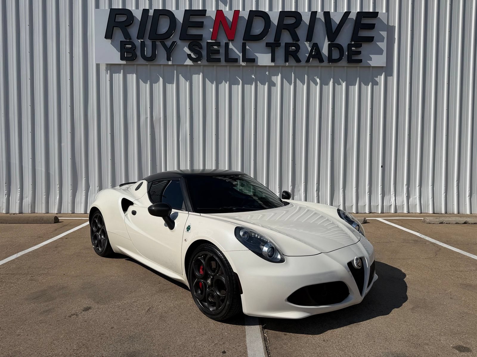 Used 2016 Alfa Romeo 4C Coupe w/ Coupe Track Package 1 RWD image 9