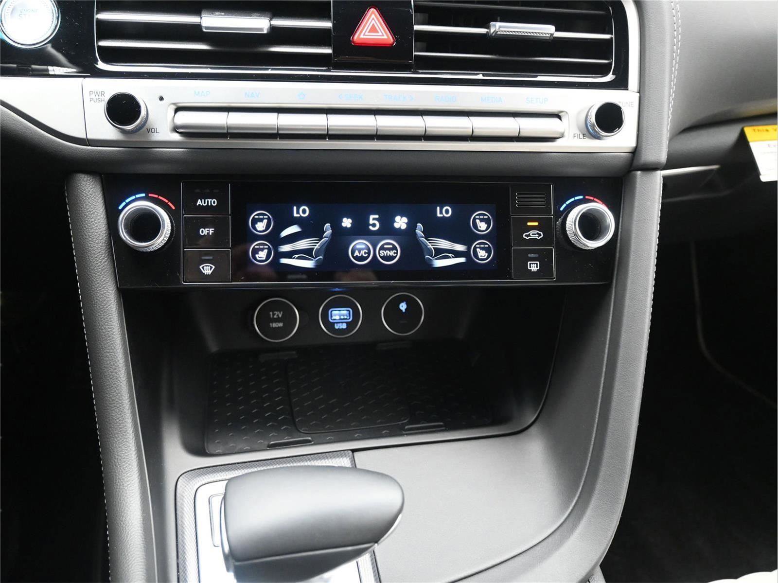 Used 2025 Genesis G70 2.5T w/ Sport Prestige Package image 16